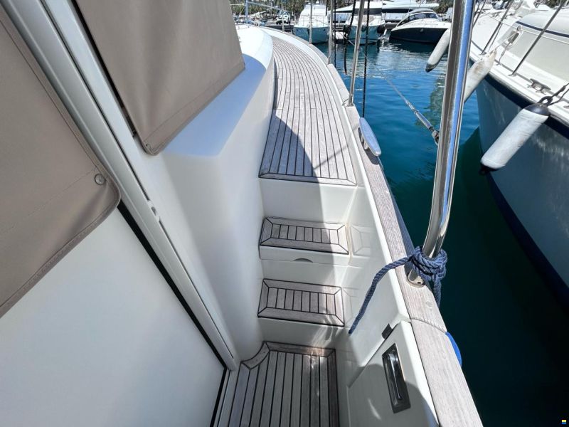 Beneteau Swift Trawler 42