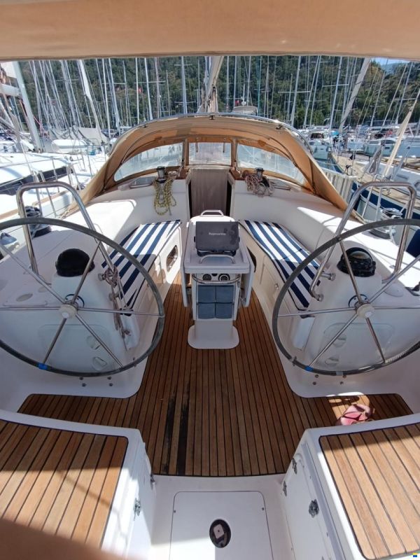 Bavaria 44