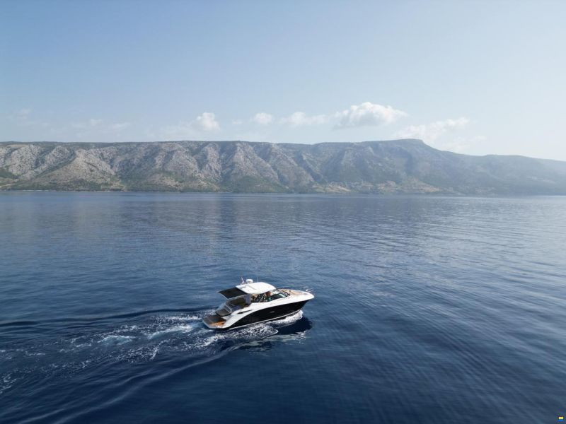 Sea Ray 320 DAE