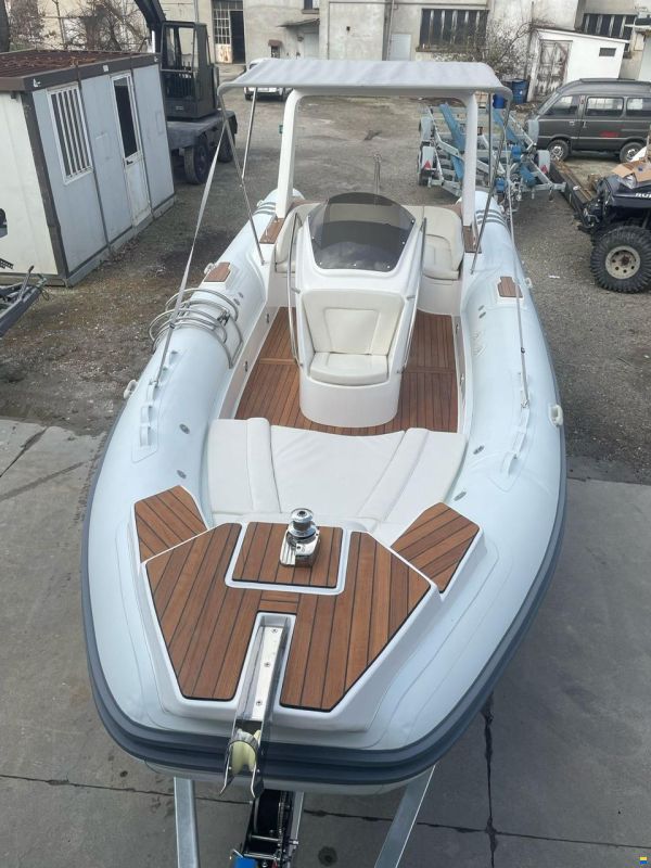 Gommone RIB 760 NUOVO