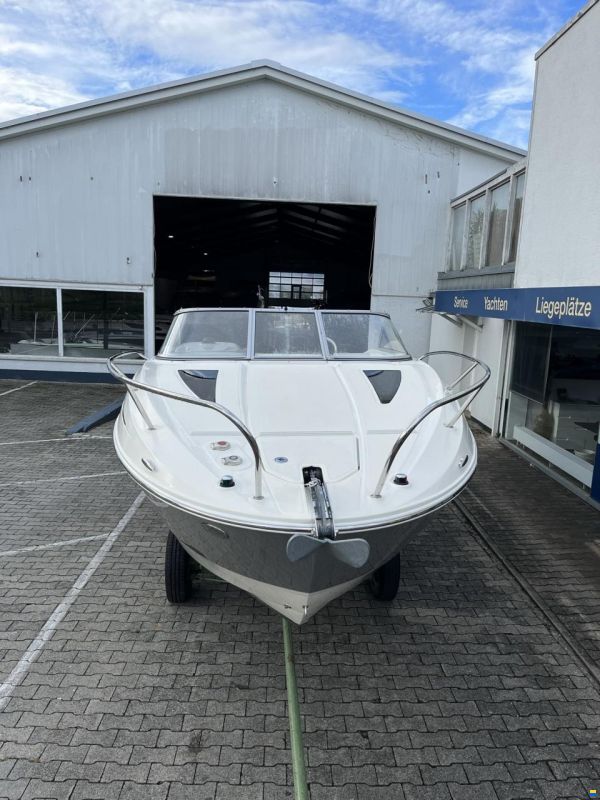 Bayliner 742