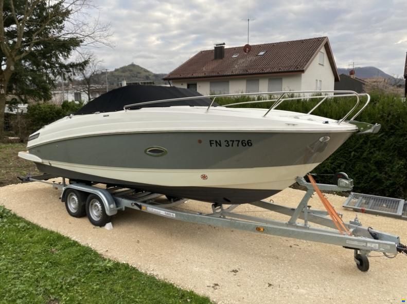 Bayliner 742