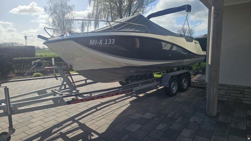 Quicksilver 605 Sundeck