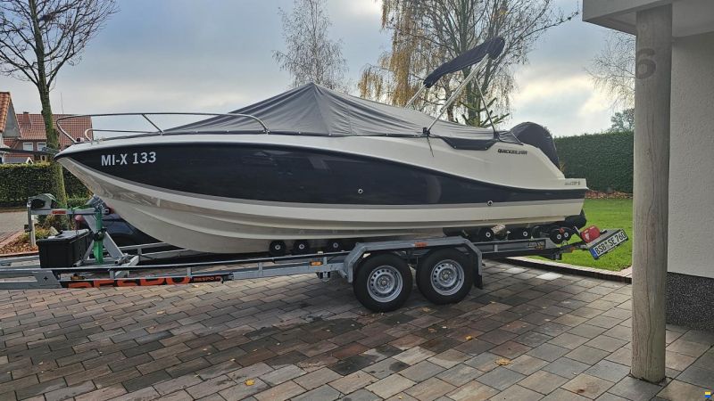 Quicksilver 605 Sundeck