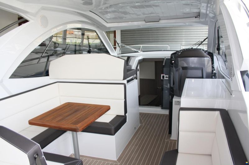 Galeon 335 HTS