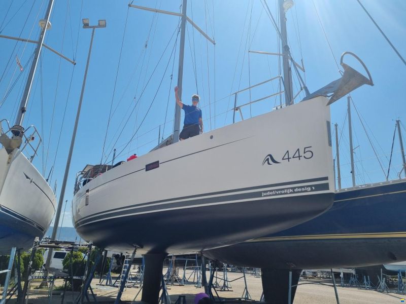 Hanse 445