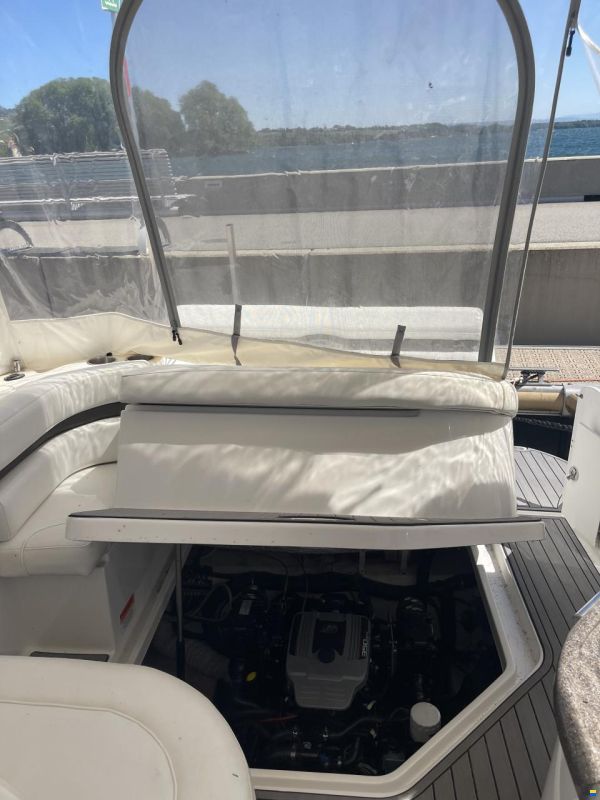 Rinker 260 Express Cruiser