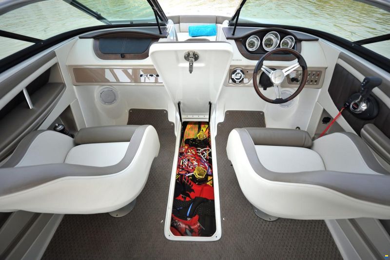 Sea Ray 230 SLX