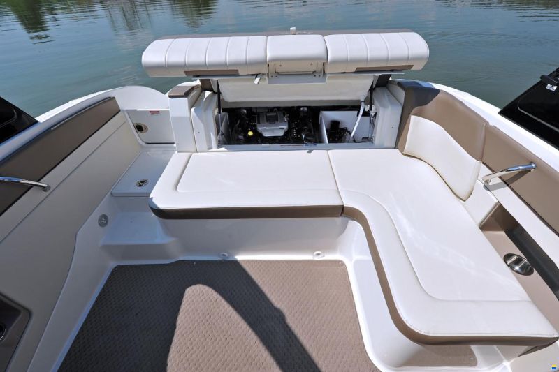 Sea Ray 230 SLX