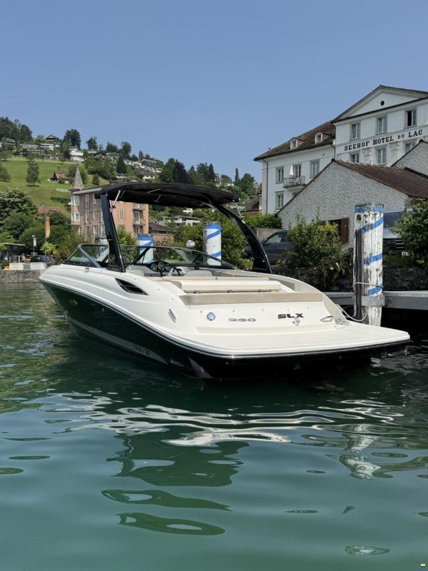 Sea Ray 230 SLX