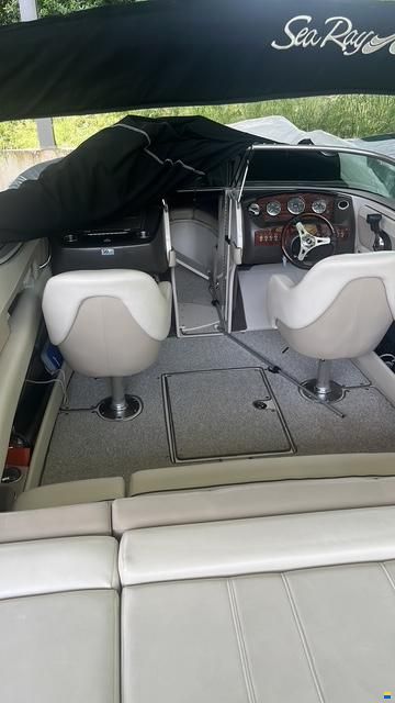 Sea Ray 230 Select