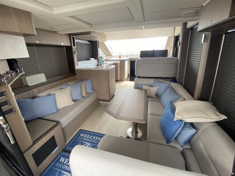 Galeon 440 Fly