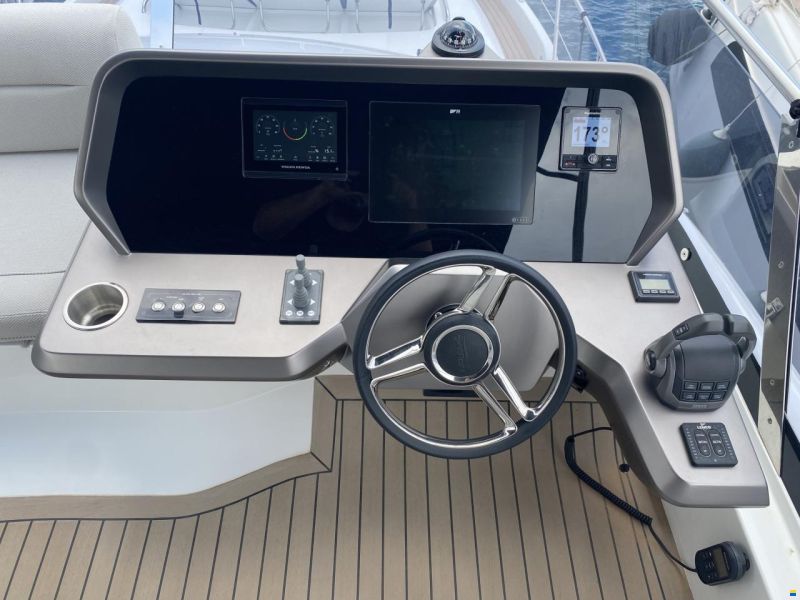 Galeon 440 Fly