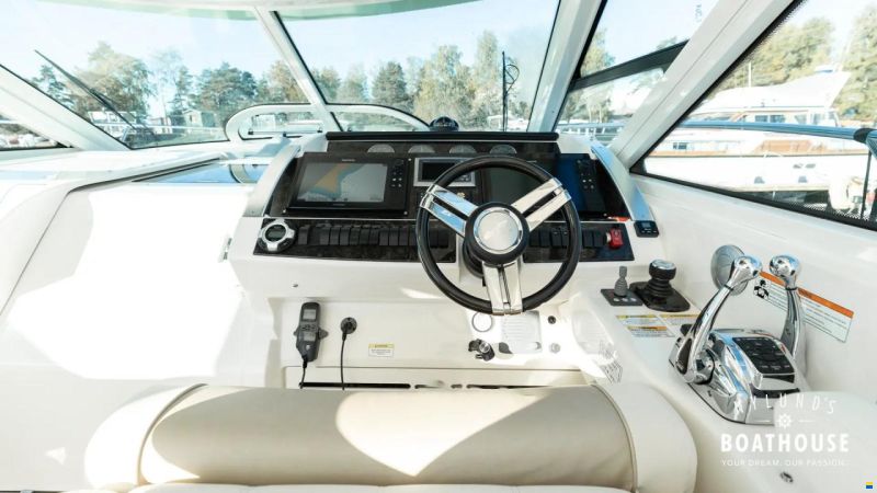 Sea Ray 450 Sundancer