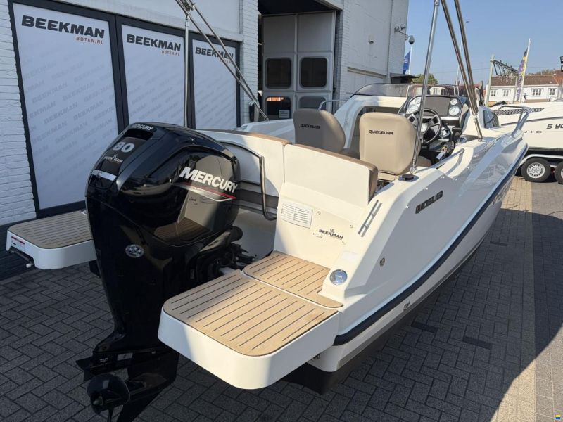 Quicksilver 555 Cabin