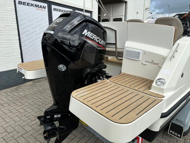 Quicksilver 555 Cabin