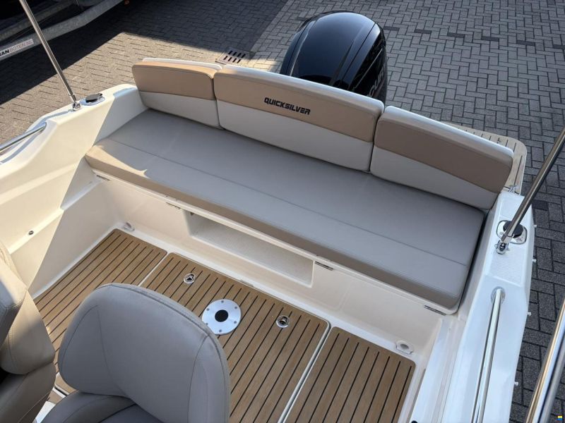 Quicksilver 555 Cabin