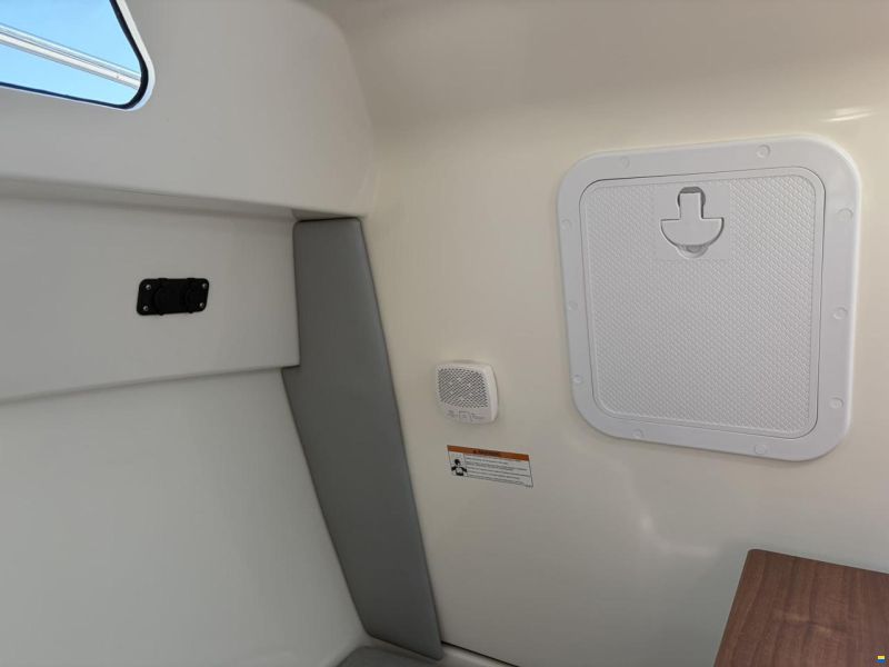 Quicksilver 555 Cabin