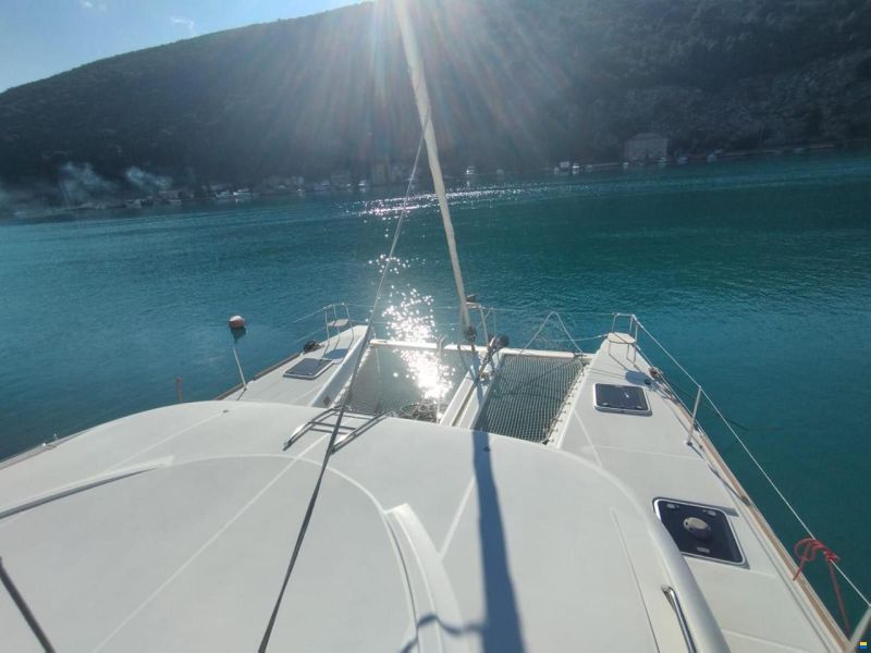 Lagoon 39