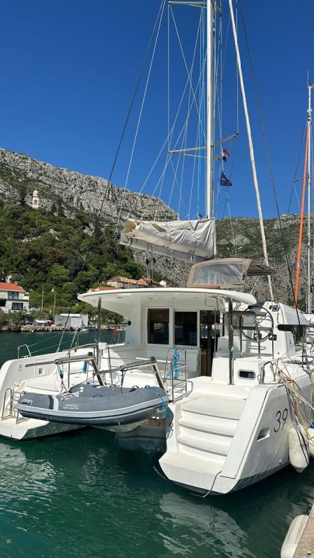 Lagoon 39