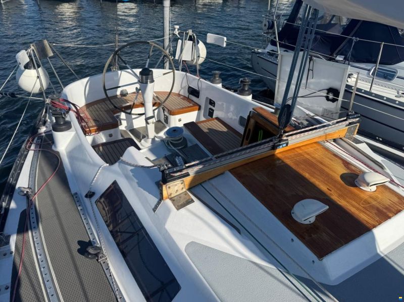 Helmsmann 35
