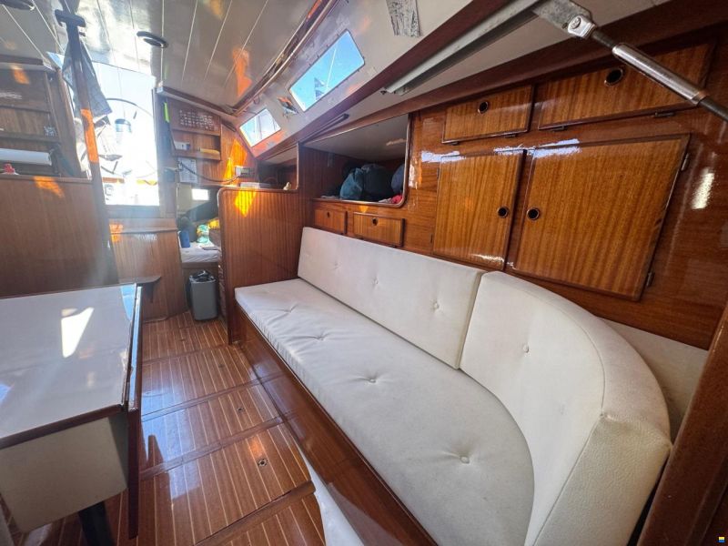 Helmsmann 35