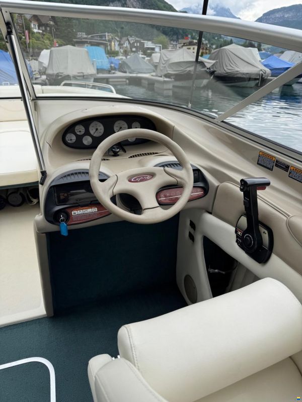 Bayliner Capri 2350