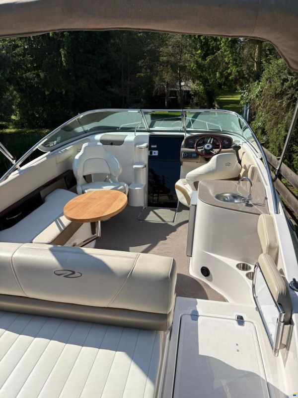 Regal 2550 CUDDY