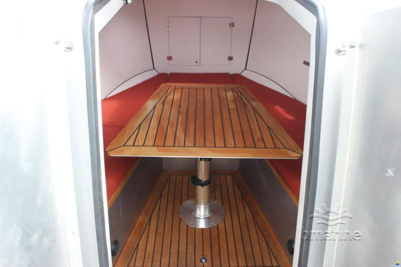 Isabella Yachts ST850