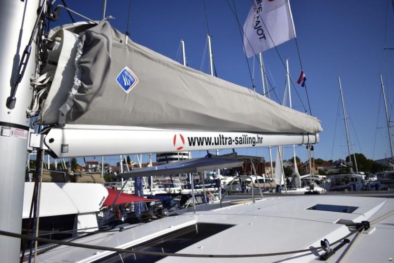 Fountaine Pajot Lucia 40