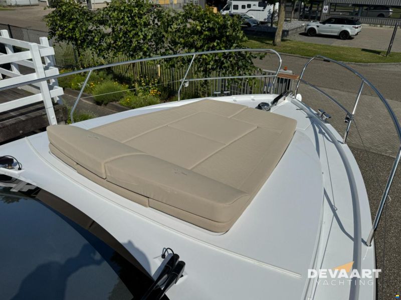 Sealine S335