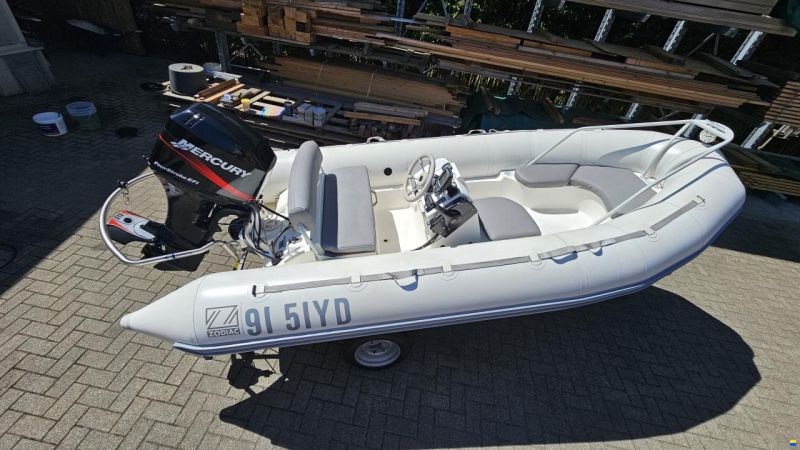 Zodiac yachtline 420