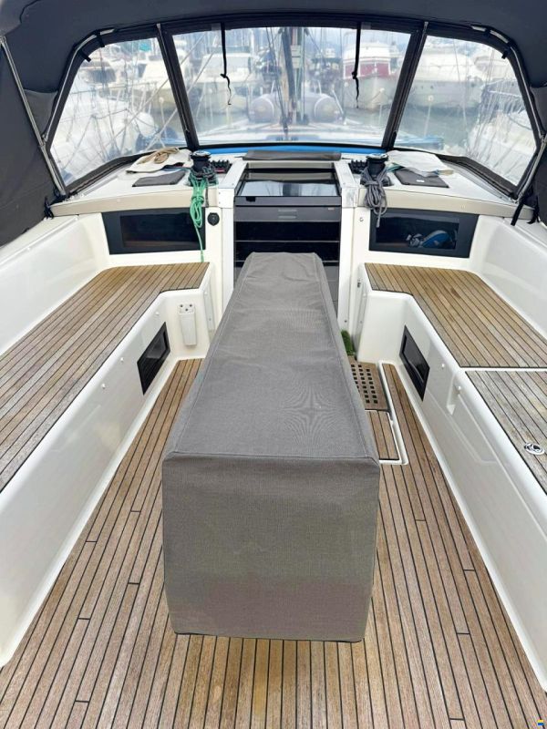 Dufour 530