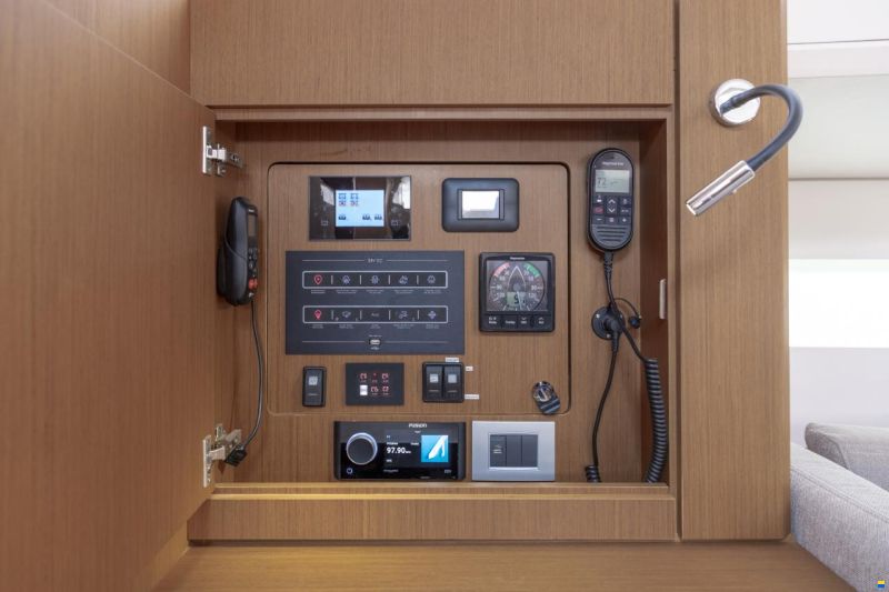 Jeanneau Yacht 60
