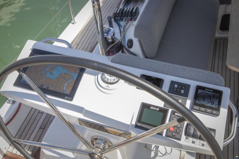 Jeanneau Yacht 60