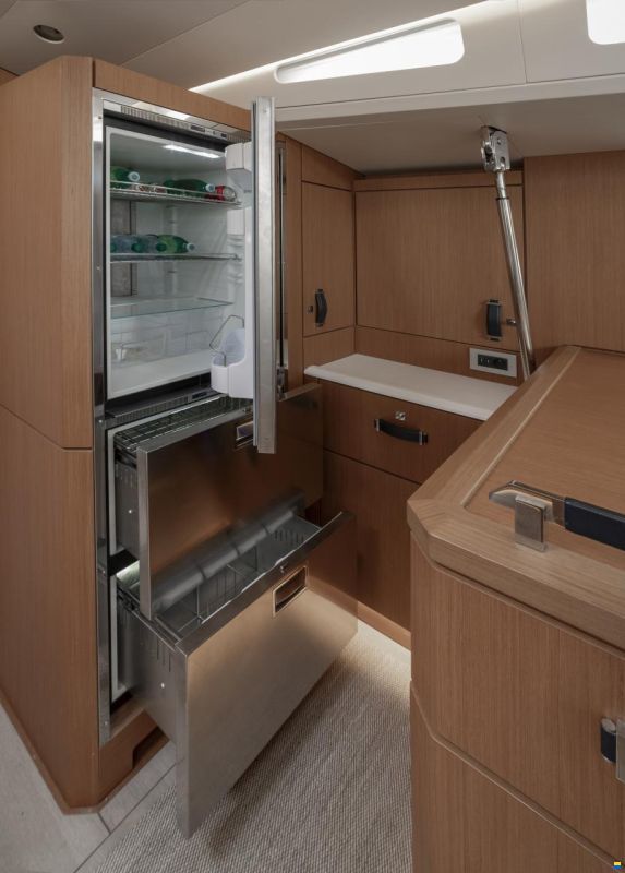 Jeanneau Yacht 60