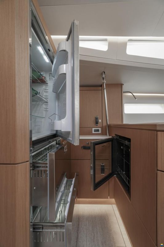 Jeanneau Yacht 60