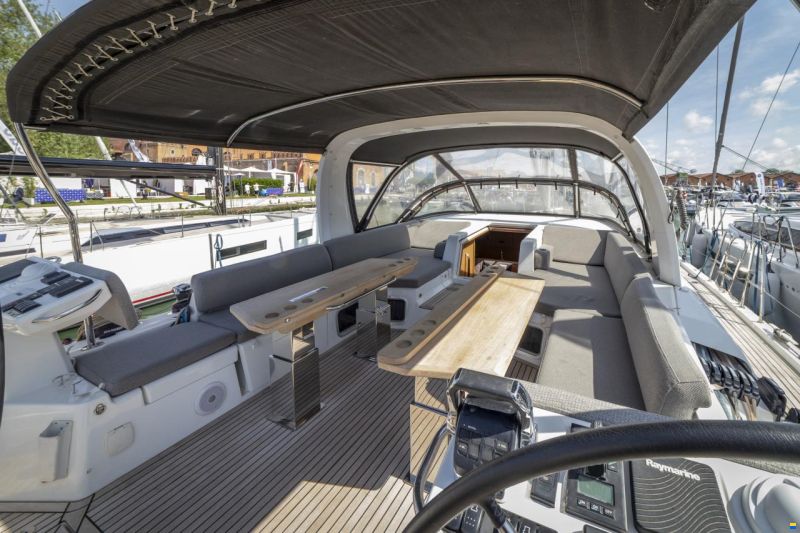 Jeanneau Yacht 60