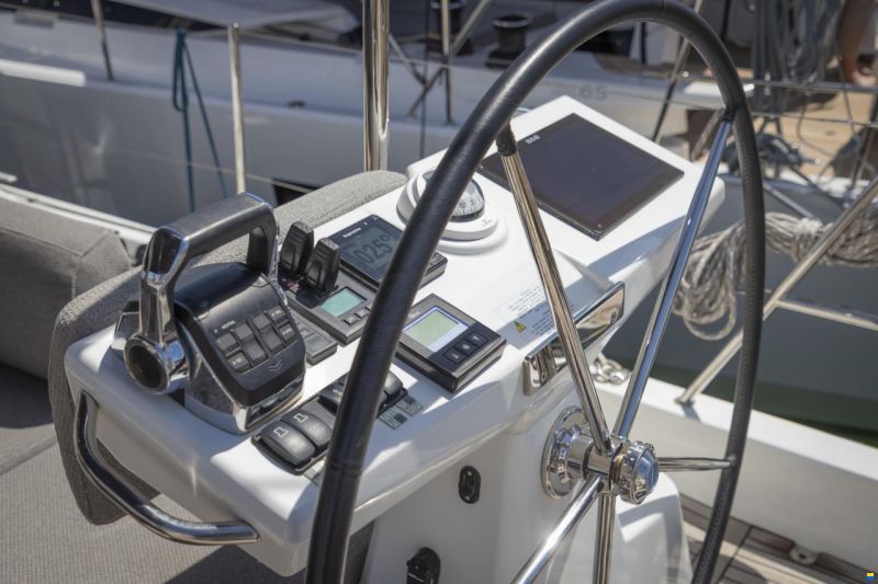 Jeanneau Yacht 60