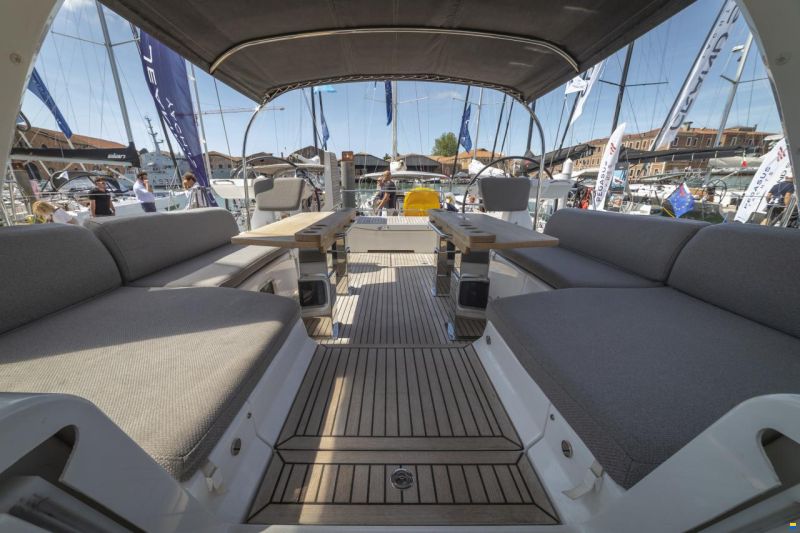 Jeanneau Yacht 60