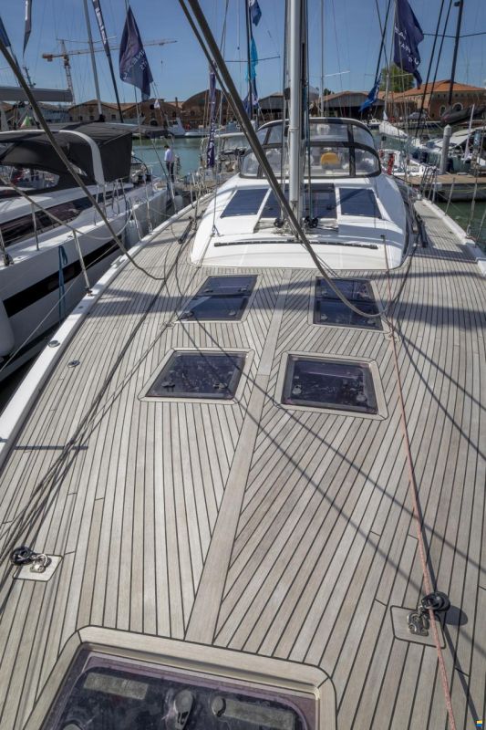 Jeanneau Yacht 60