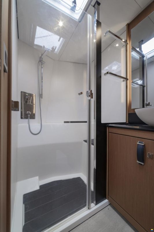 Jeanneau Yacht 60