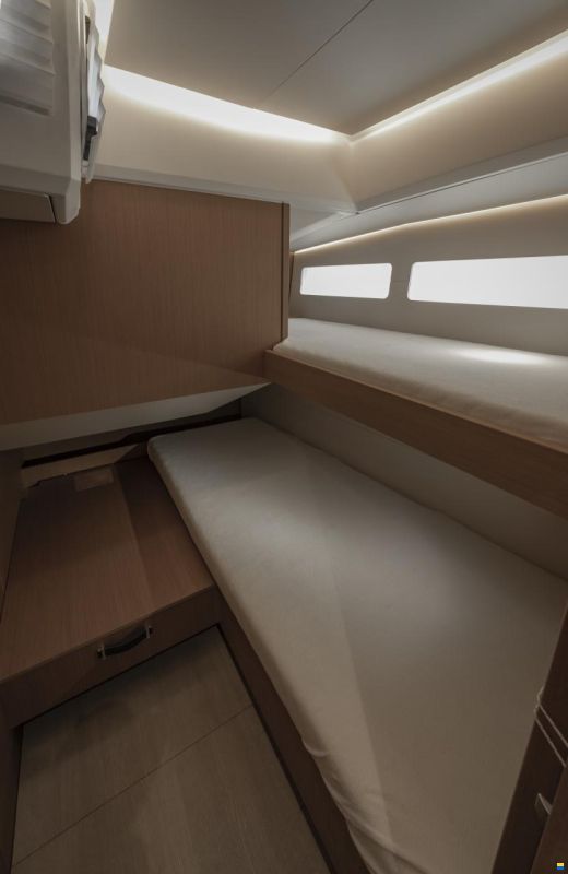 Jeanneau Yacht 60