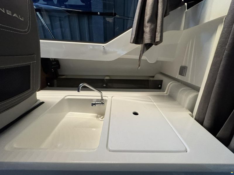 Jeanneau Merry Fisher 795