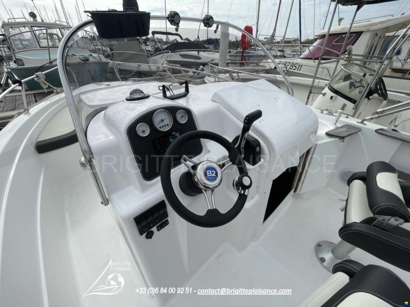 B2 Marine CAP FERRET 652