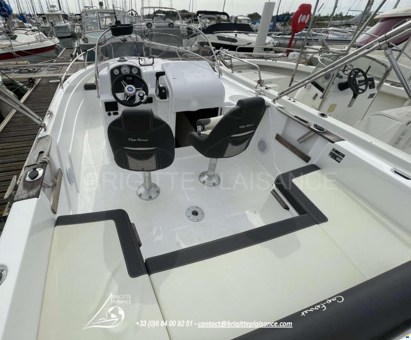 B2 Marine CAP FERRET 652