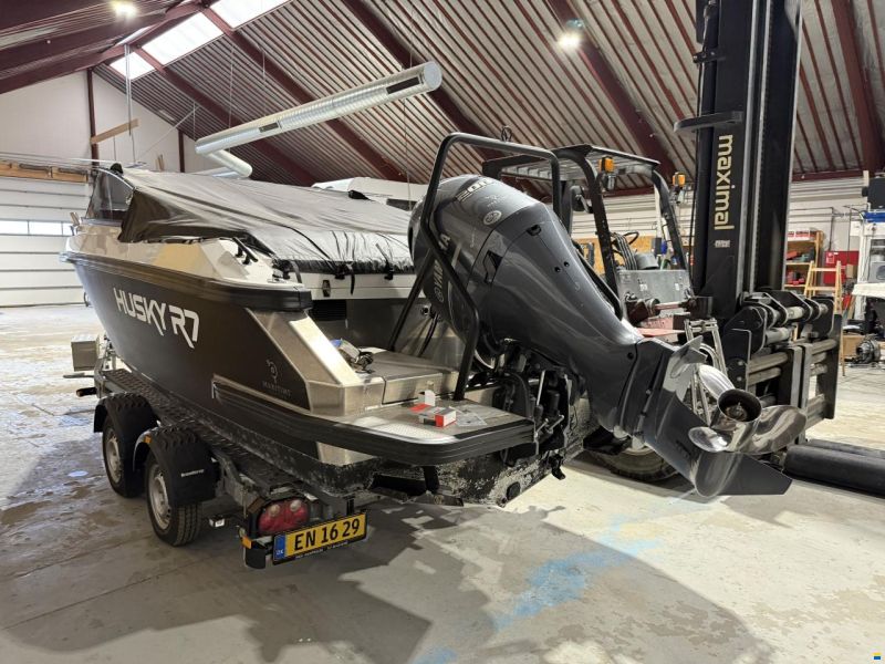 Finnmaster Husky R7 – Kvalitetsaluminium og 200 HK