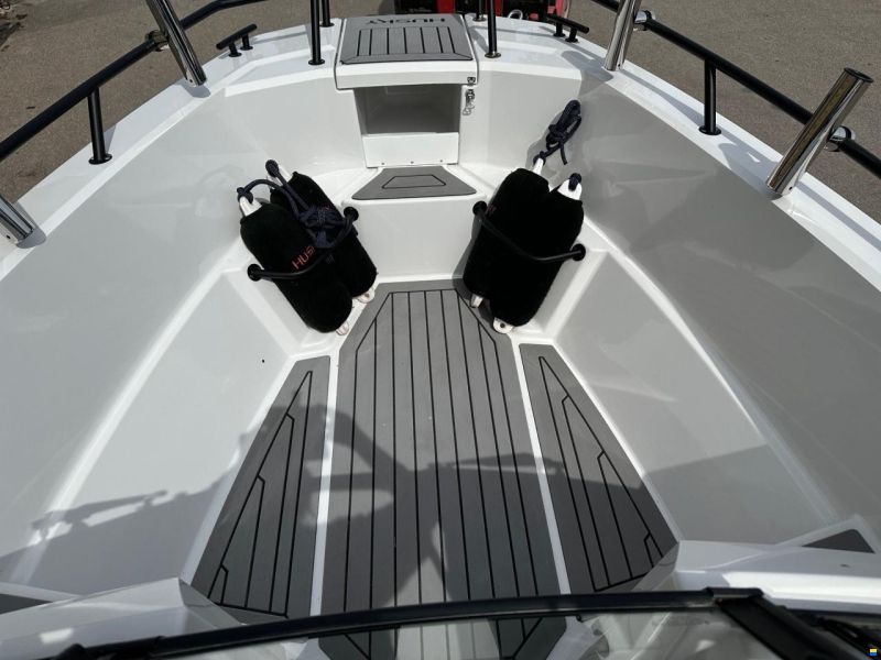 Finnmaster Husky R7 – Kvalitetsaluminium og 200 HK