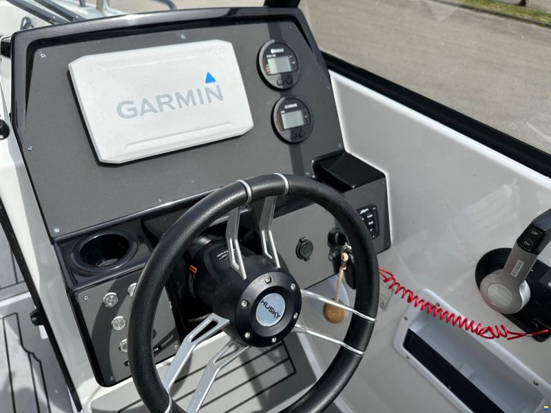 Finnmaster Husky R7 – Kvalitetsaluminium og 200 HK