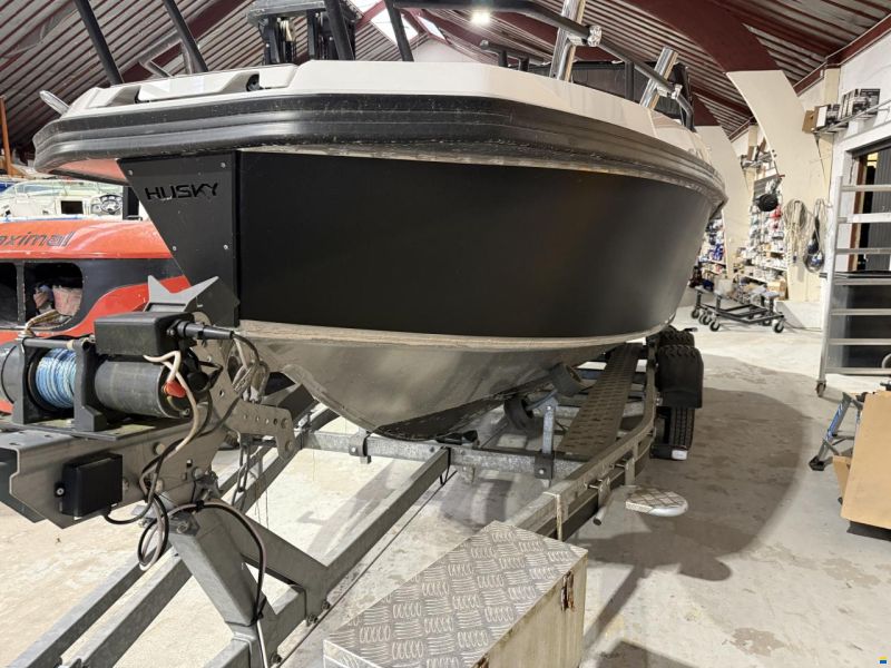 Finnmaster Husky R7 – Kvalitetsaluminium og 200 HK